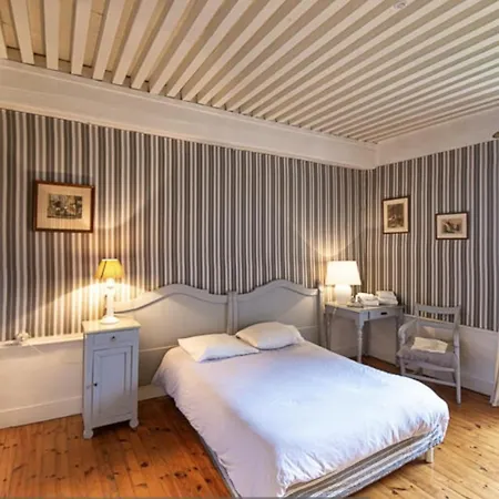 Manoir Majestueux A Avec Piscine Privee 別荘