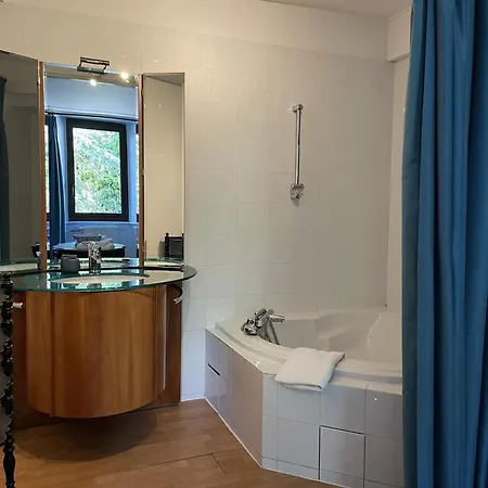 Manoir Majestueux A Avec Piscine Privee