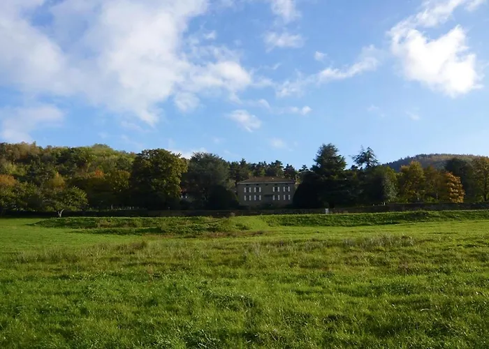 Сasa de vacaciones Manoir Majestueux à Avec Piscine Privée Satillieu