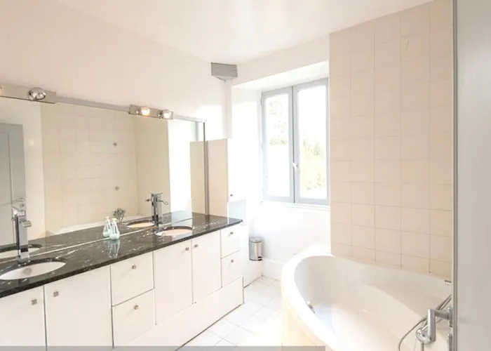 Сasa de vacaciones Manoir Majestueux à Avec Piscine Privée *