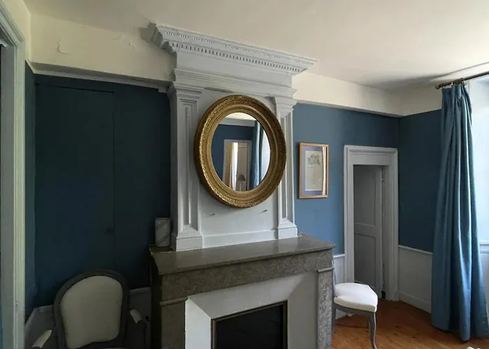 Manoir Majestueux à Avec Piscine Privée Satillieu