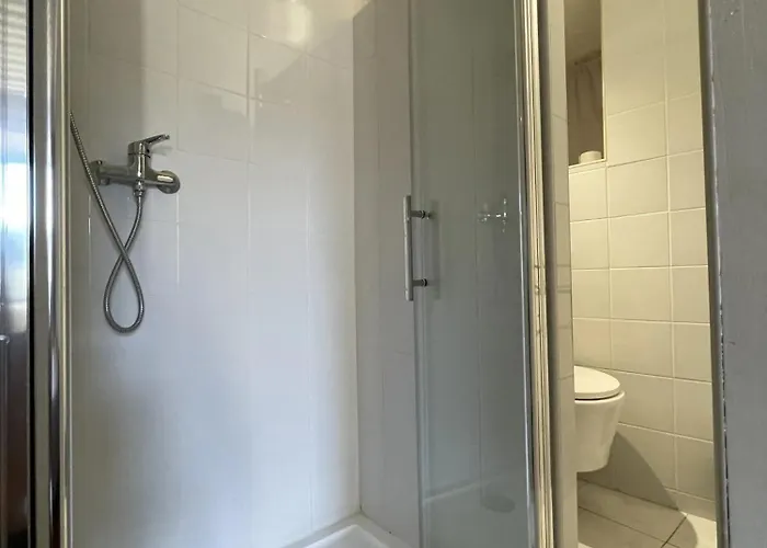 Manoir Majestueux à Avec Piscine Privée Сasa de vacaciones Satillieu