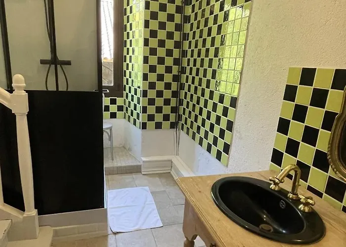 Сasa de vacaciones Manoir Majestueux à Avec Piscine Privée
