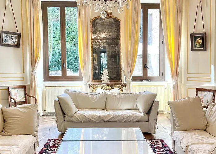 Manoir Majestueux à Avec Piscine Privée * Satillieu
