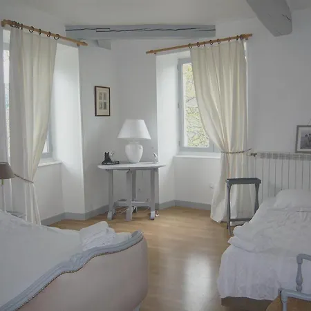 Demeure De 15 Avec Piscine Privee Jardin Clos Et Wifi A *