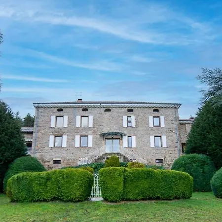 Demeure De 15 Avec Piscine Privee Jardin Clos Et Wifi A Satillieu