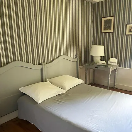 Demeure De 15 Avec Piscine Privee Jardin Clos Et Wifi A Satillieu