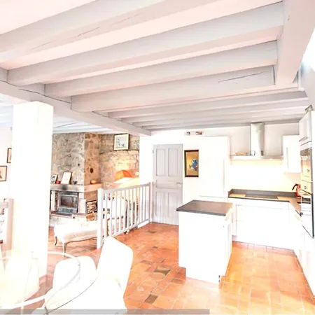 Demeure De 15 Avec Piscine Privee Jardin Clos Et Wifi A Satillieu