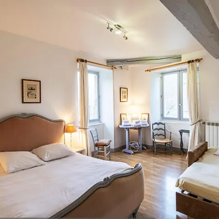 Demeure De 15 Avec Piscine Privee Jardin Clos Et Wifi A Hébergement de vacances *