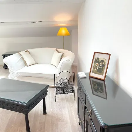 Casa de Férias Manoir Majestueux à Avec Piscine Privée Satillieu