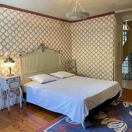 Manoir Majestueux à Avec Piscine Privée Satillieu