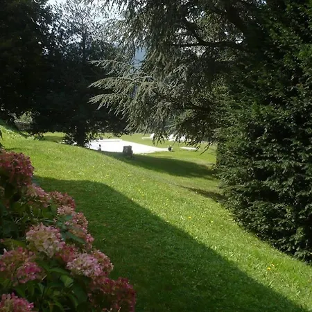 Casa de Férias Manoir Majestueux à Avec Piscine Privée Satillieu